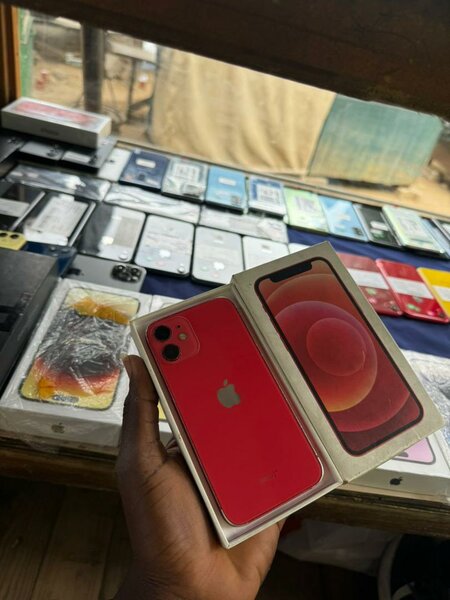 iPhone 12 mini 64 giga 160.000 Tout passe propre