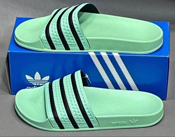 Claquettes Adidas confortables