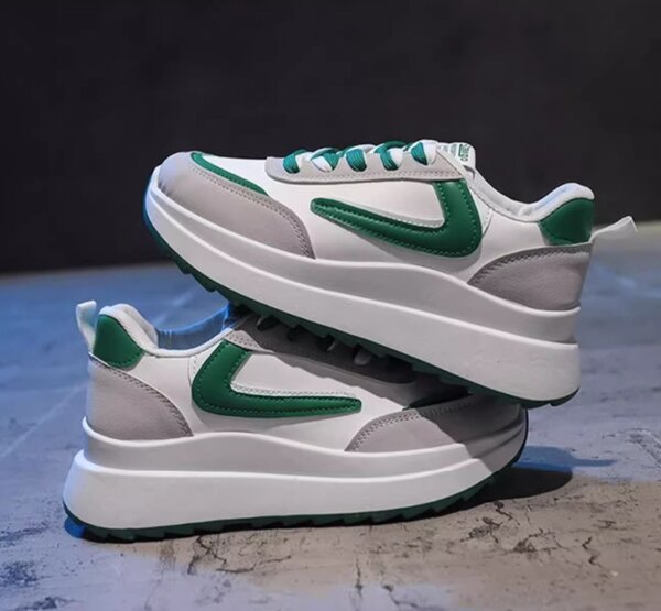 Ladies sneakers