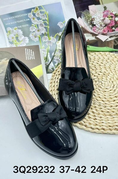 Shoe