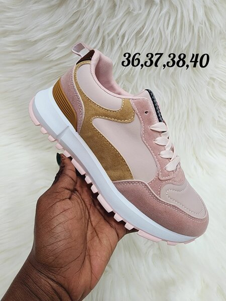 PAIRE DE TENNIS