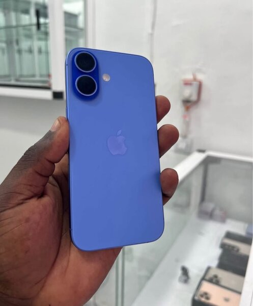 iPhone 16 simple