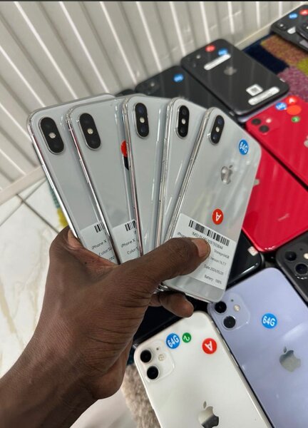 IPHONE x :64giga