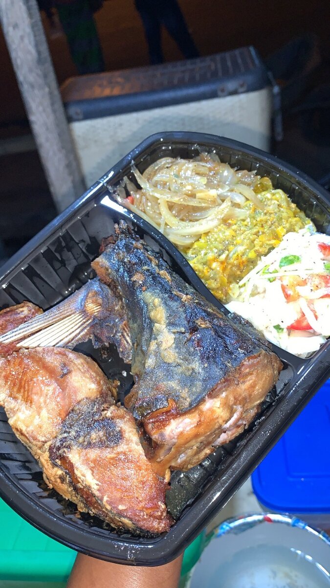 Repas de poisson grillé