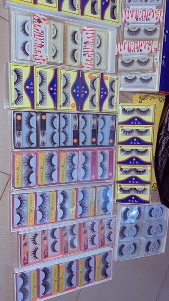 Faux cils