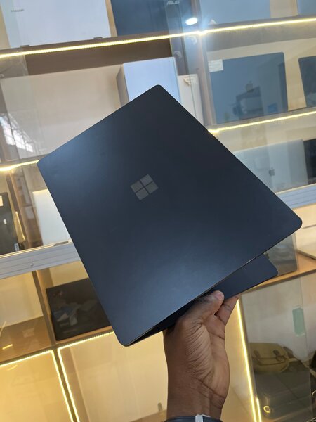 Microsoft laptop Go 5