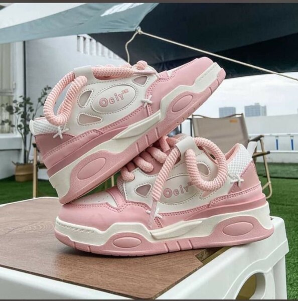 Sneaker