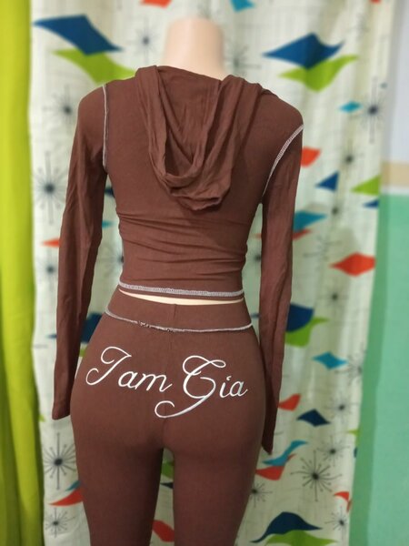 Ensemble élégant à capuche