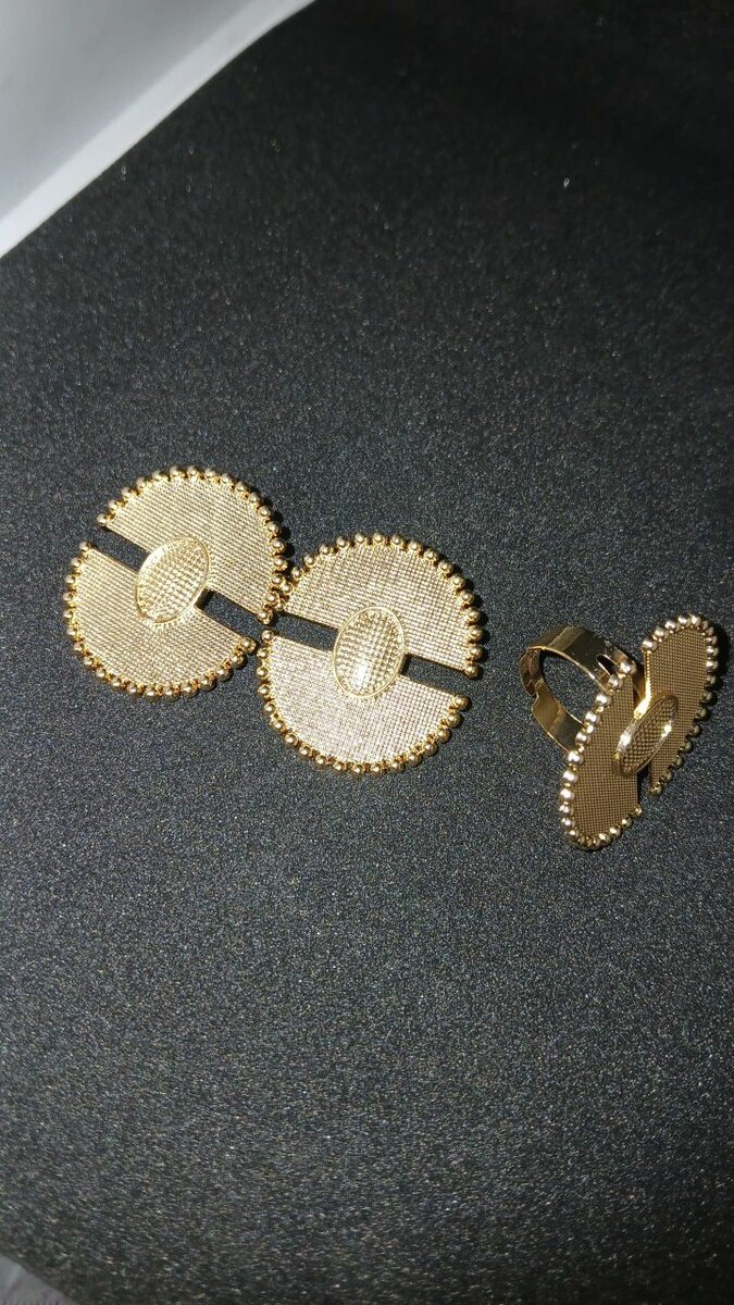 Boucles d'oreilles et bague