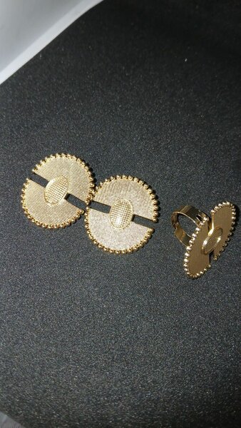 Boucles d'oreilles et bague