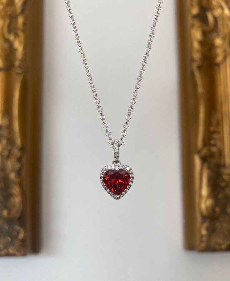 Pandora красное сердце