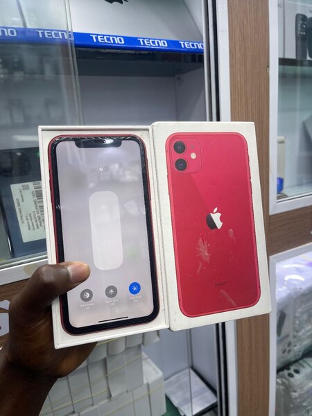 iPhone 11 Rouge Éblouissant
