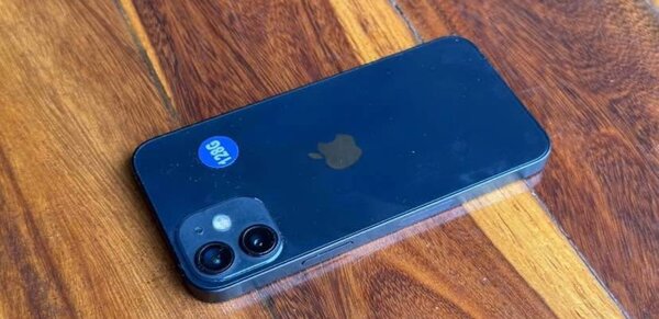 iPhone 12 simple