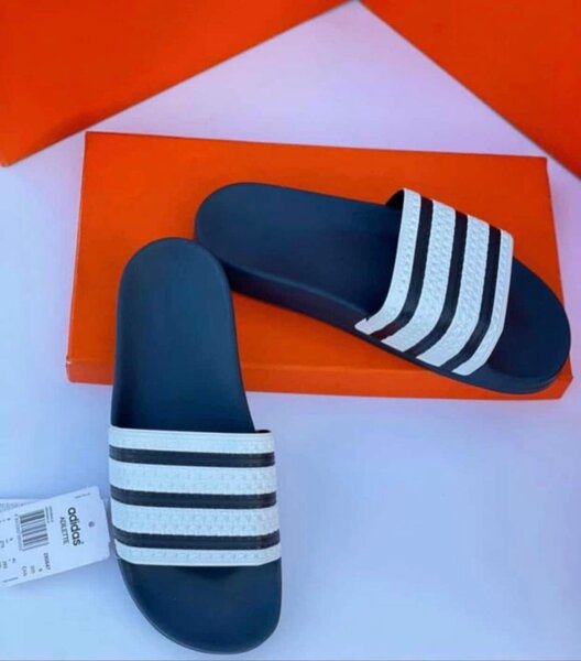 Adidas Adilettes