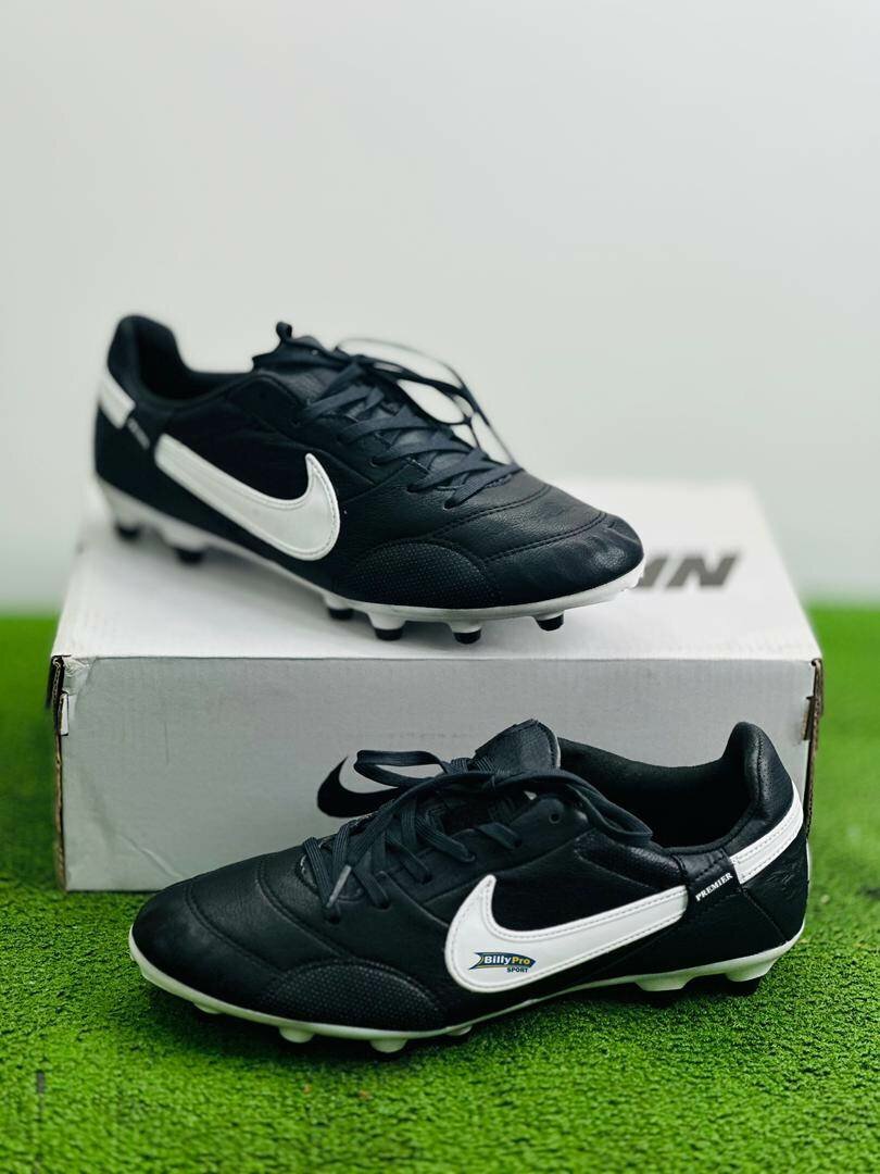 Soccer boots