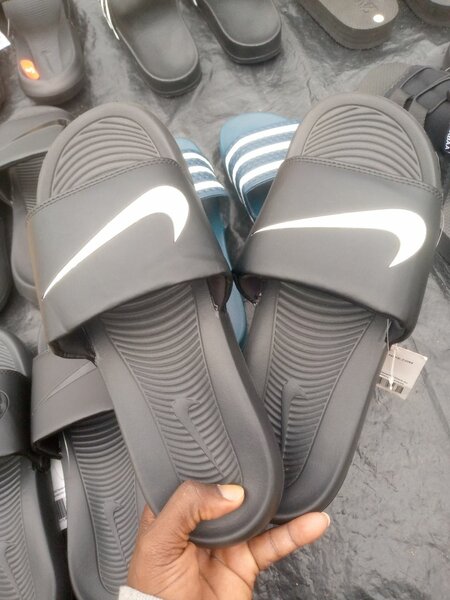 Claquettes confort pour homme