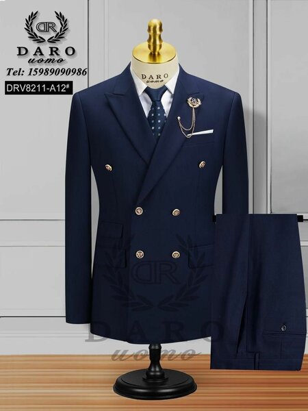 Costume élégant pour hommes