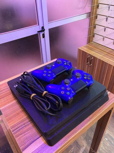 PS 4