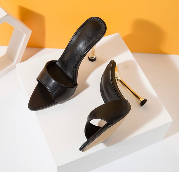Classy heel shoes