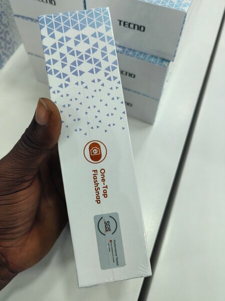 Tecno Camon 40