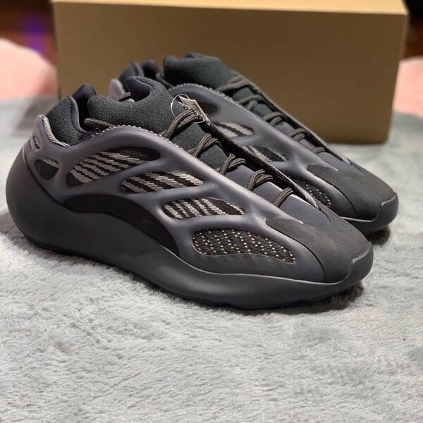 Yeezy v3