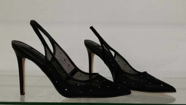 Kitten heels
