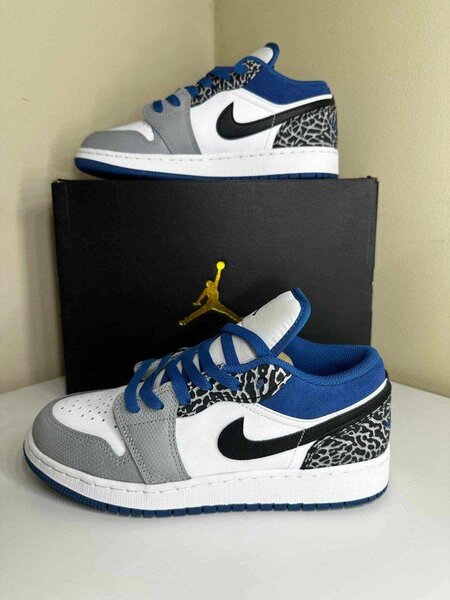 Fashion sneakers