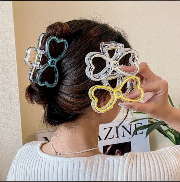 Barrette en fleurs