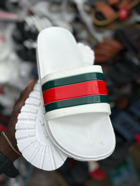 Sandales blanches à bandes tricolores