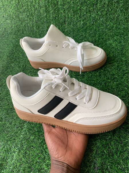 LADIES SNEAKERS