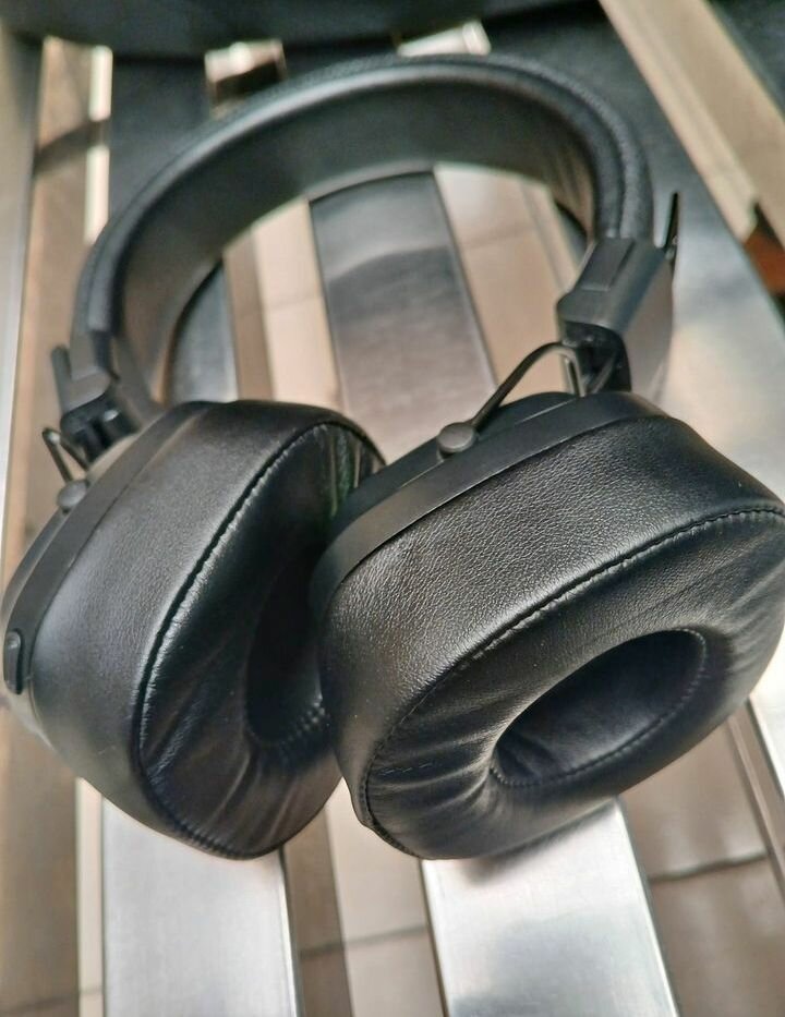 BOOM 8 HEADPHONES