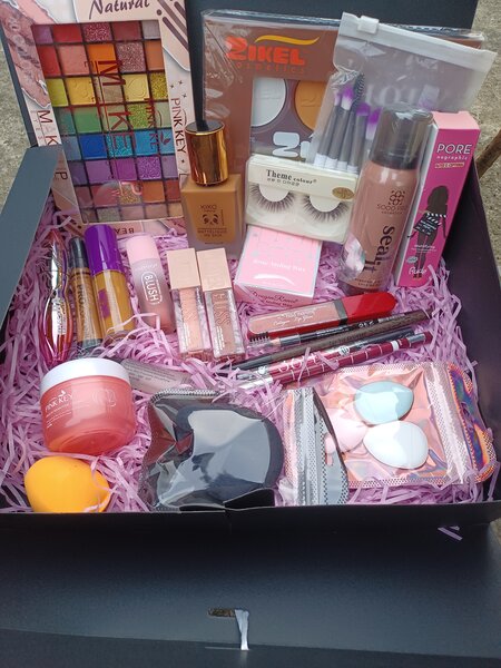 Box makeup
