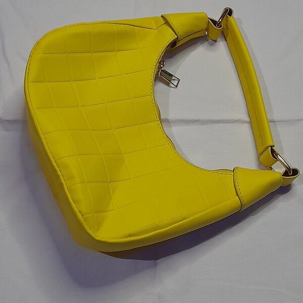 Ladies hand bag