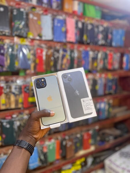iPhone 13 simple