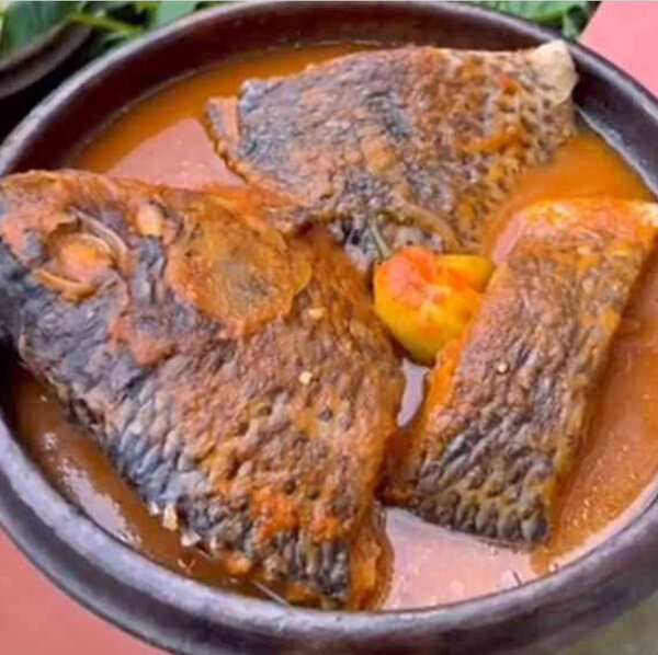 Poisson en sauce épicée