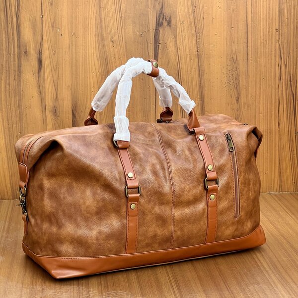 TRAVELLING BAG