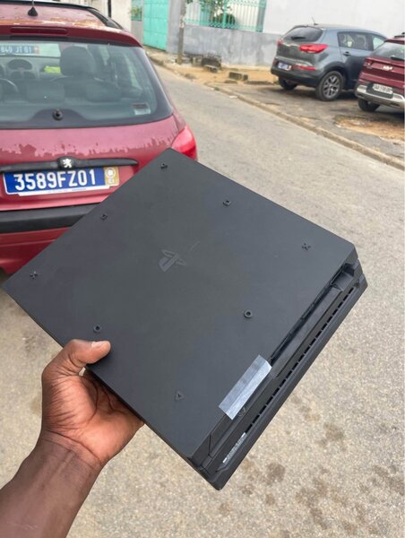 Ps4 pro 1tera