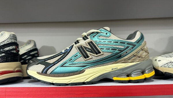 New Balance 19060 Sneakers