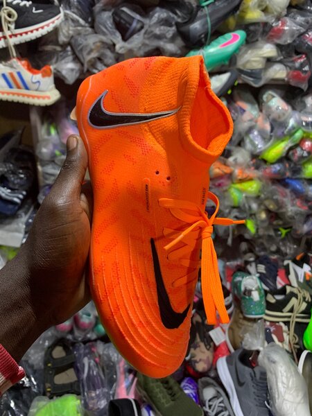 Chaussures de football couleur vive