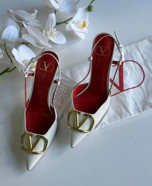 Shoe sandal heel