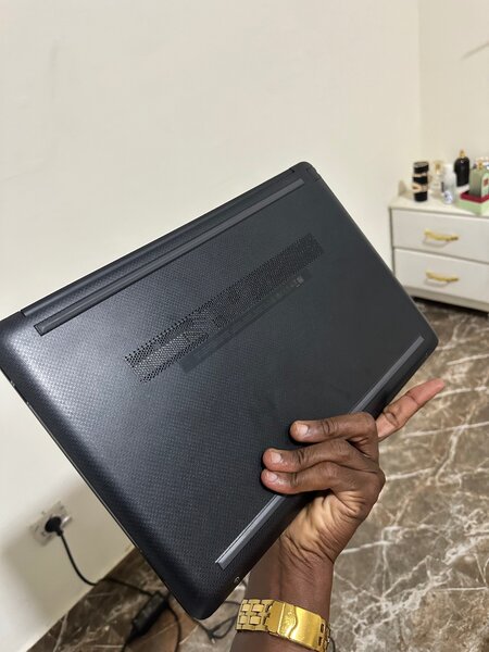 HP LAPTOP 15