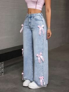 Jean femme à nœuds décoratifs