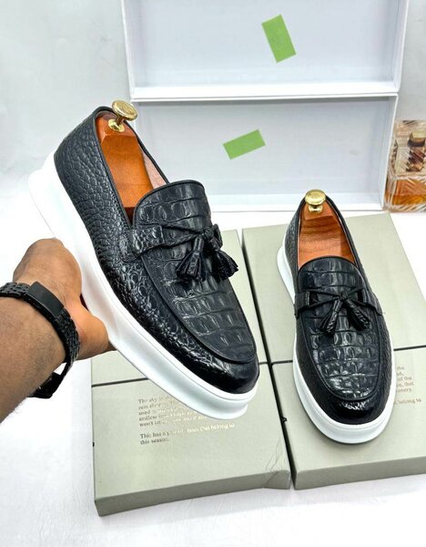 Dress shoes