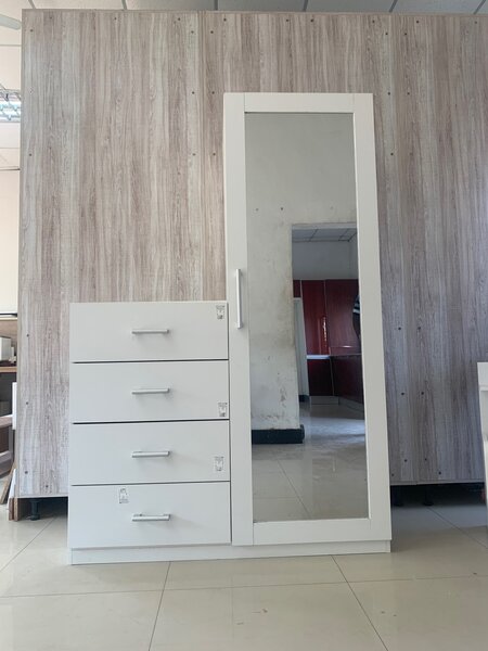 Min wardrobe