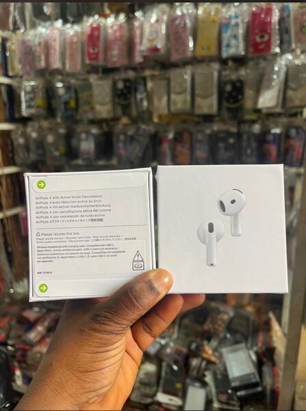 AIRPODS 4th GENERATION