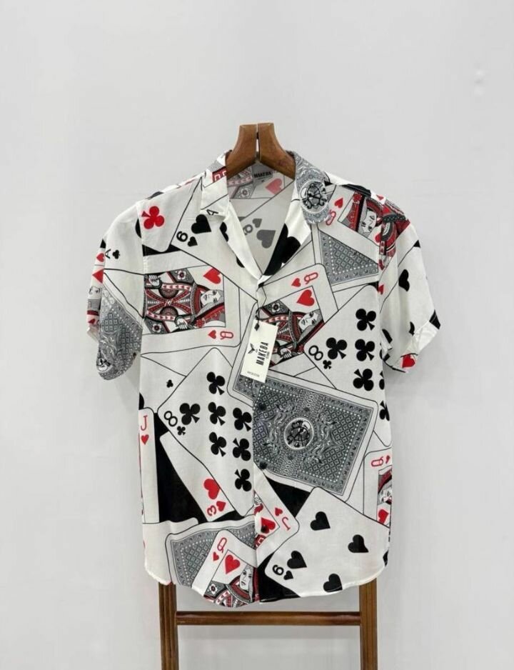 Chemise à motif cartes
