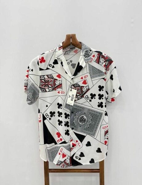 Chemise à motif cartes