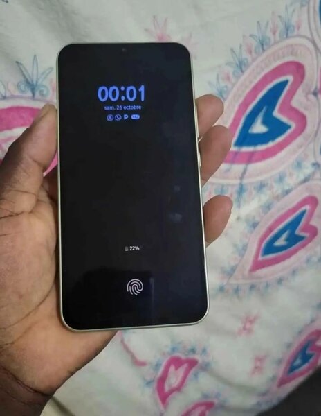 Samsung galaxie A34 bien propre