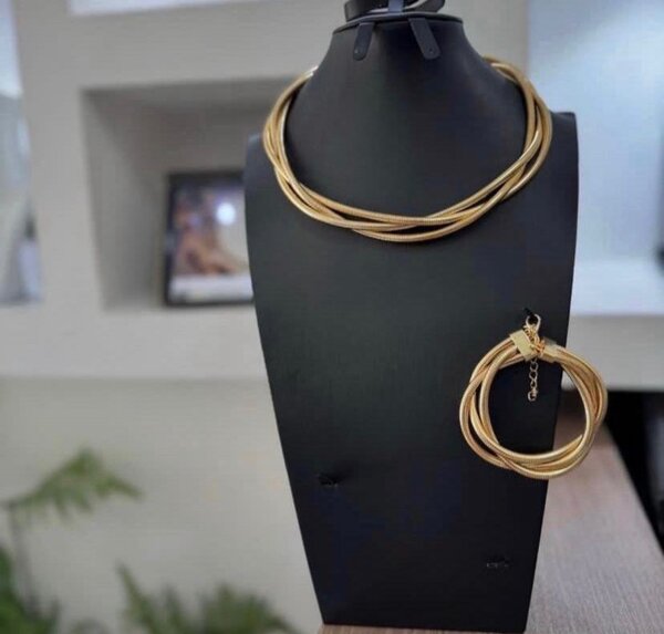 Statement jewelry