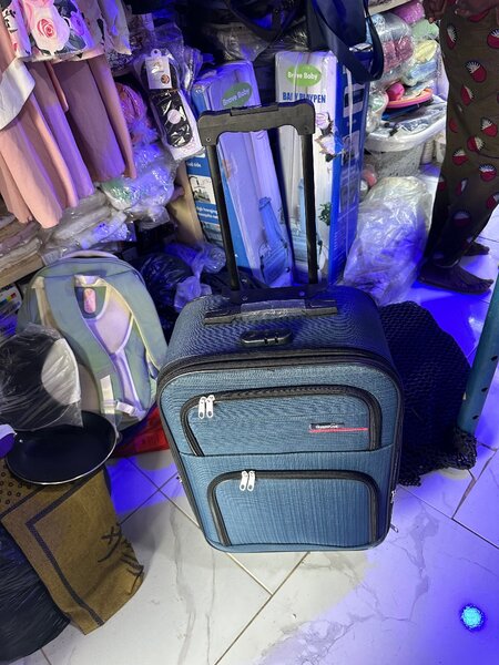 Petit valise de voyage